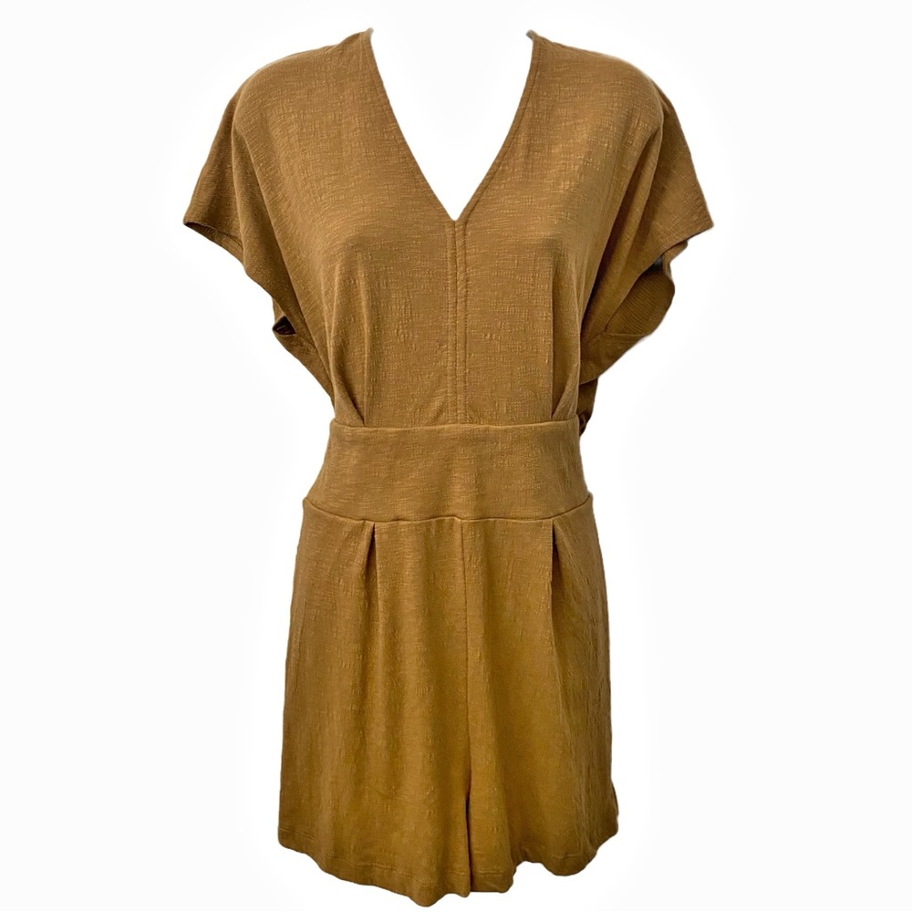 Nine West, V-Neck Romper with a back tie detail